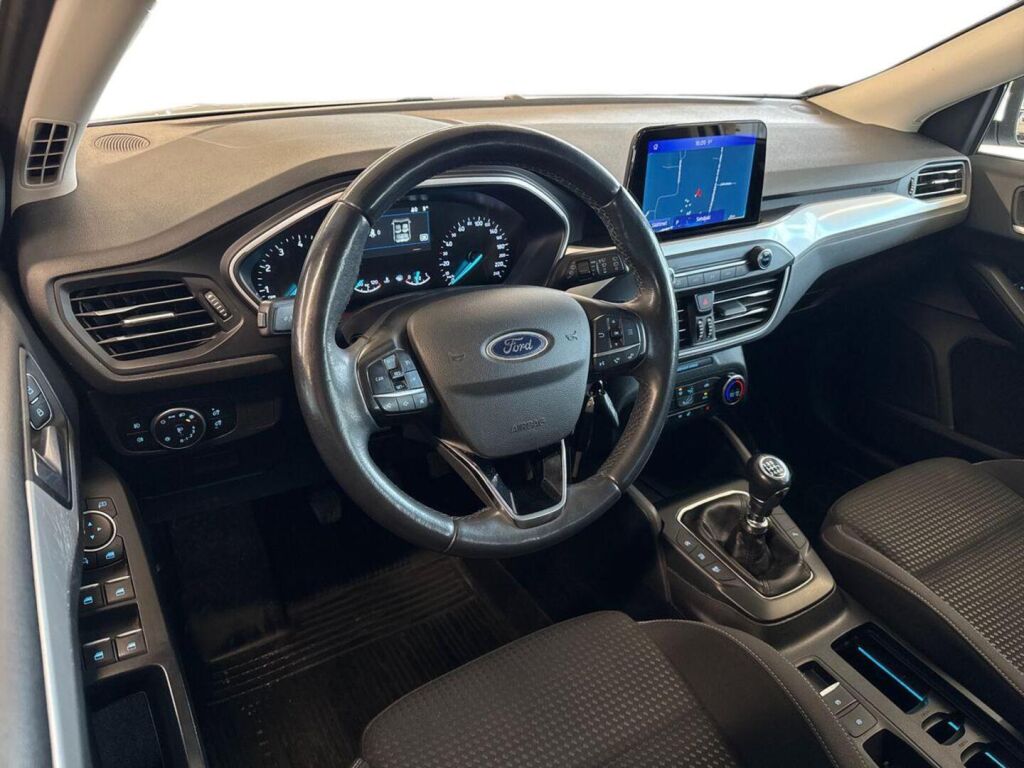 Ford Focus 2020 Valkoinen