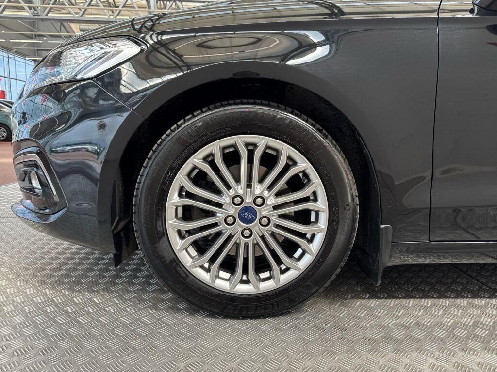 Ford Mondeo 2020 Musta