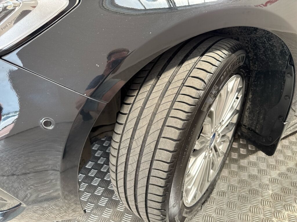 Ford Mondeo 2020 Musta