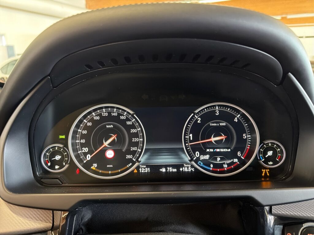BMW X5 2015 Musta
