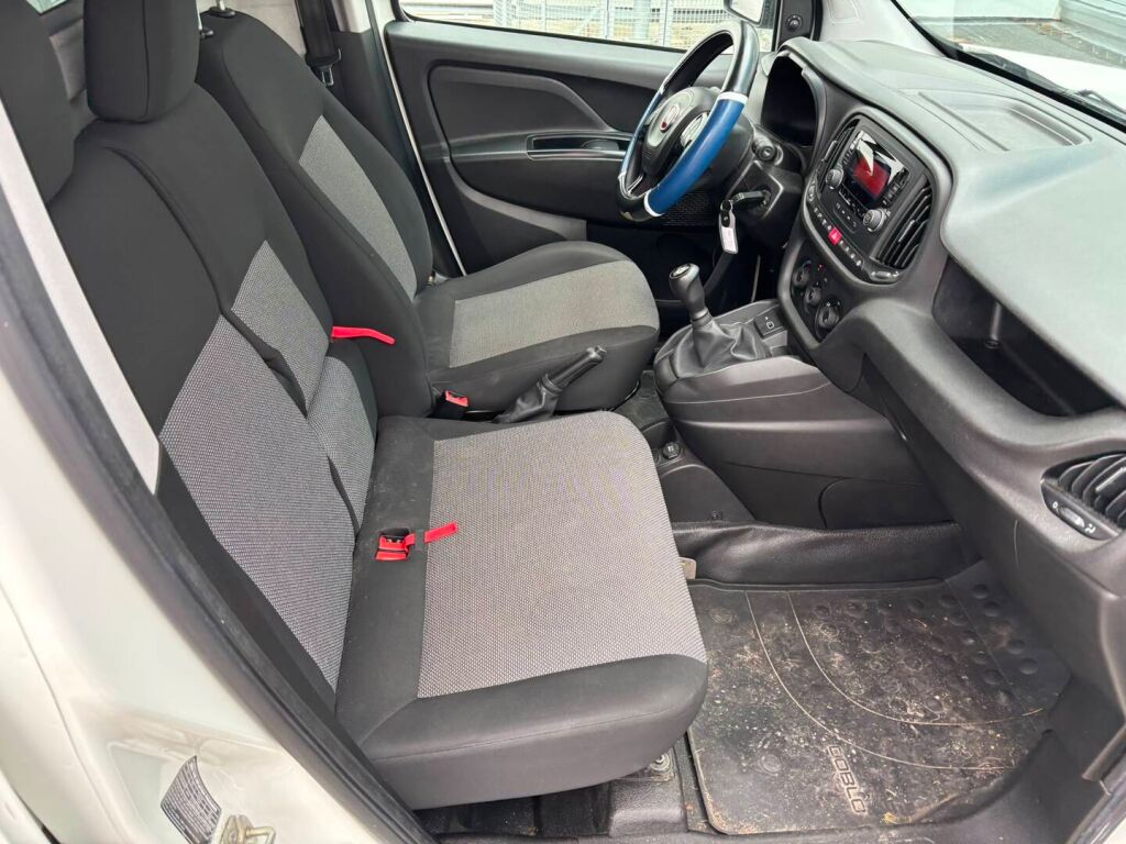 Fiat Doblo 2020 Valkoinen