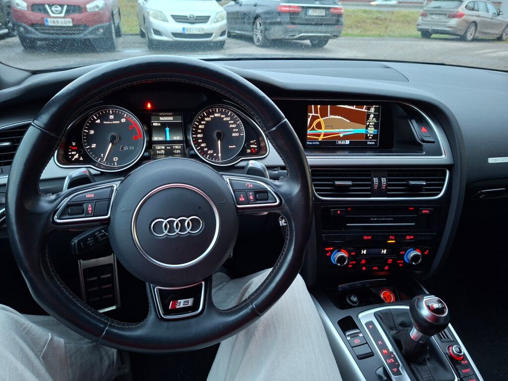 Audi S5 2015 Musta