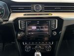 Volkswagen Passat 2017 Musta