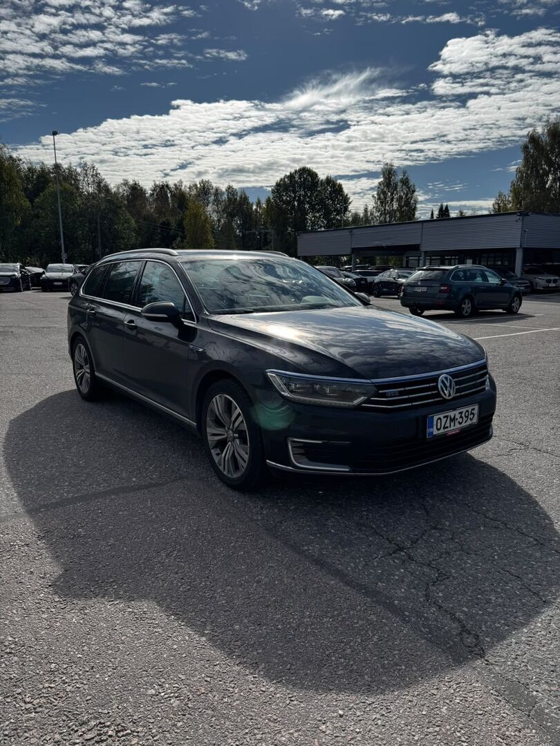 Volkswagen Passat 2017 Musta