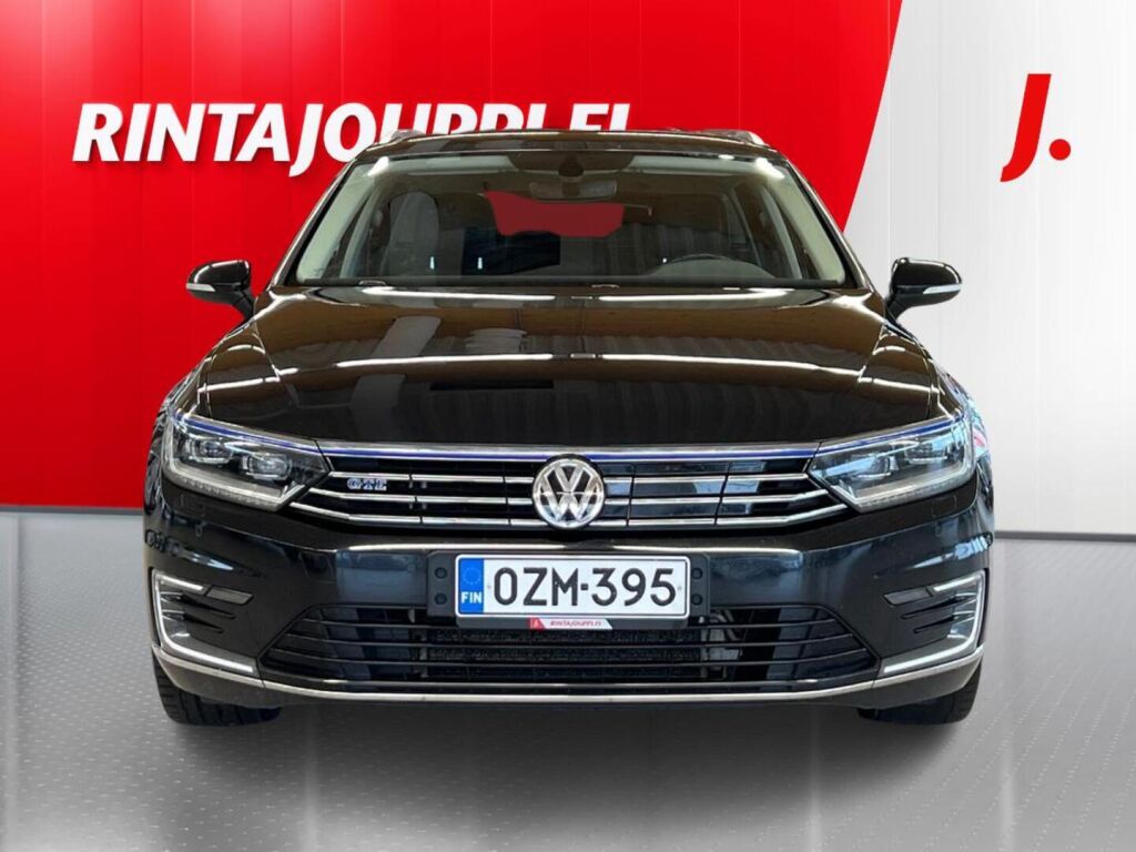 Volkswagen Passat 2017 Musta