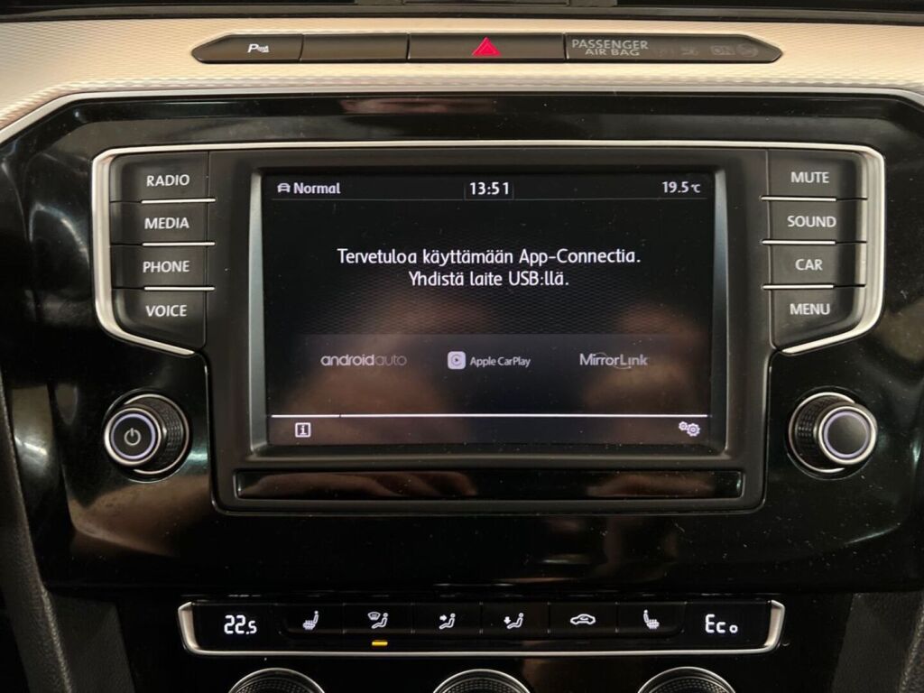 Volkswagen Passat 2017 Musta