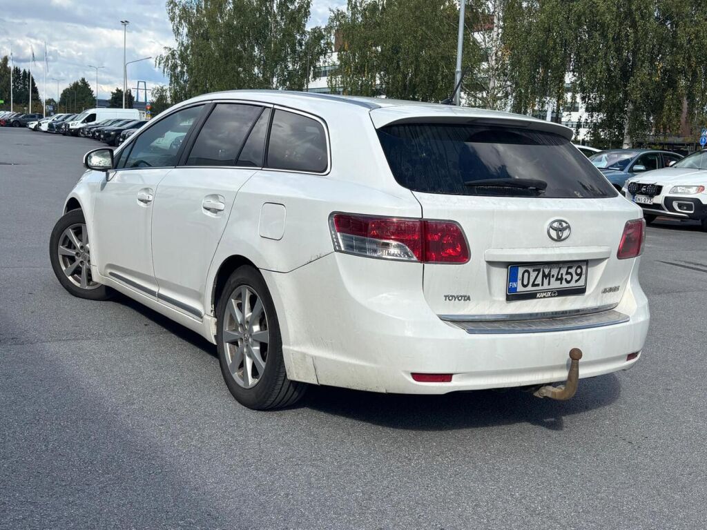 Toyota Avensis 2009 Valkoinen