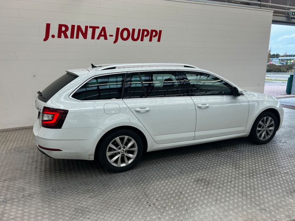 Skoda Octavia 2018 Valkoinen