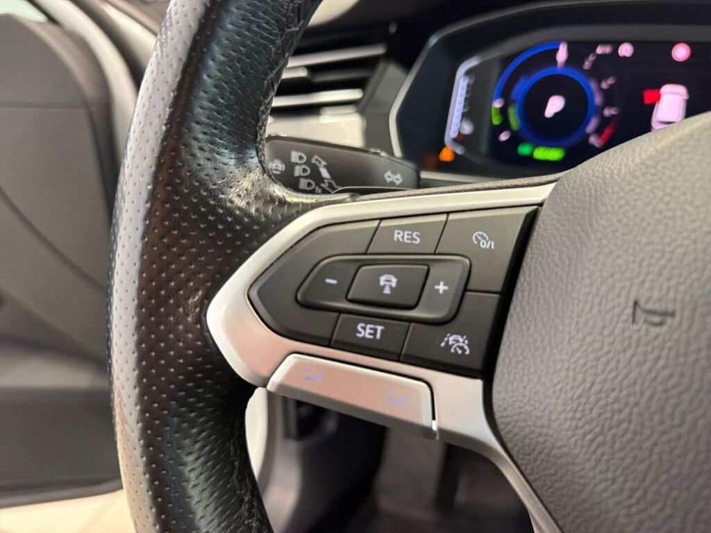 Volkswagen Passat 2020 Valkoinen