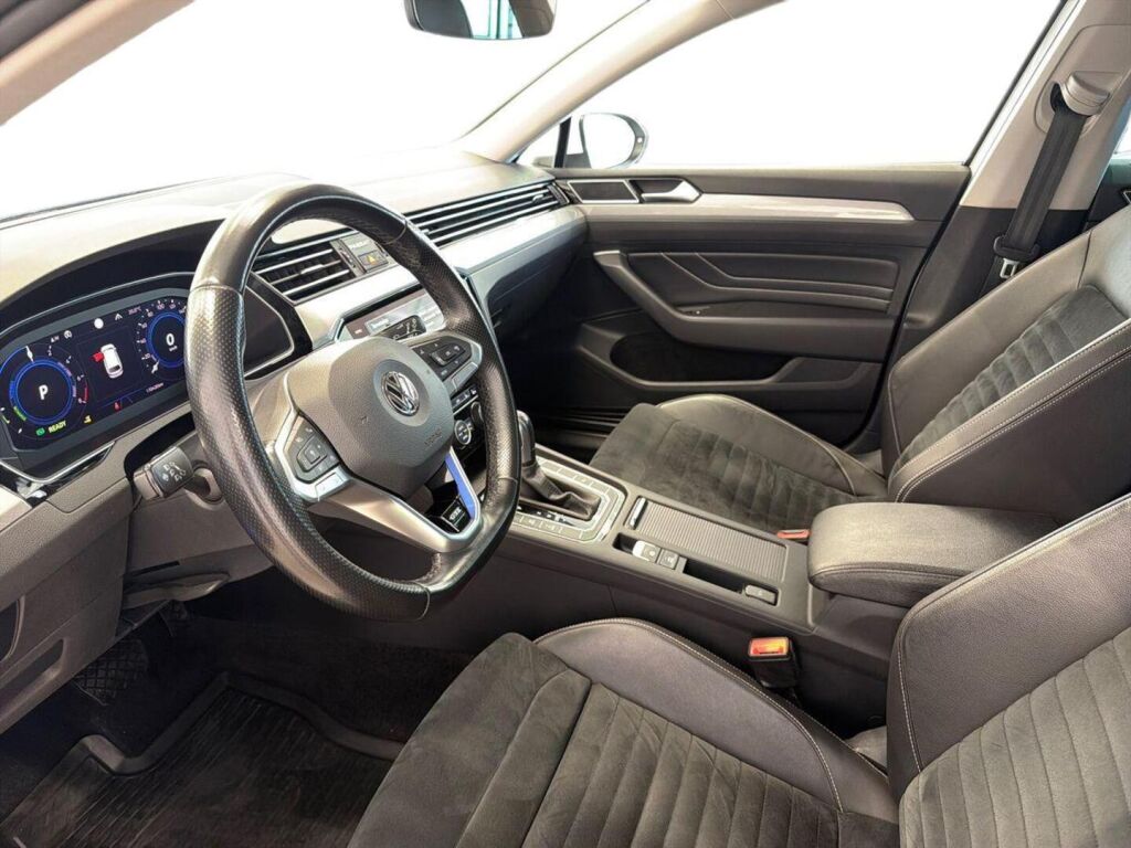 Volkswagen Passat 2020 Valkoinen