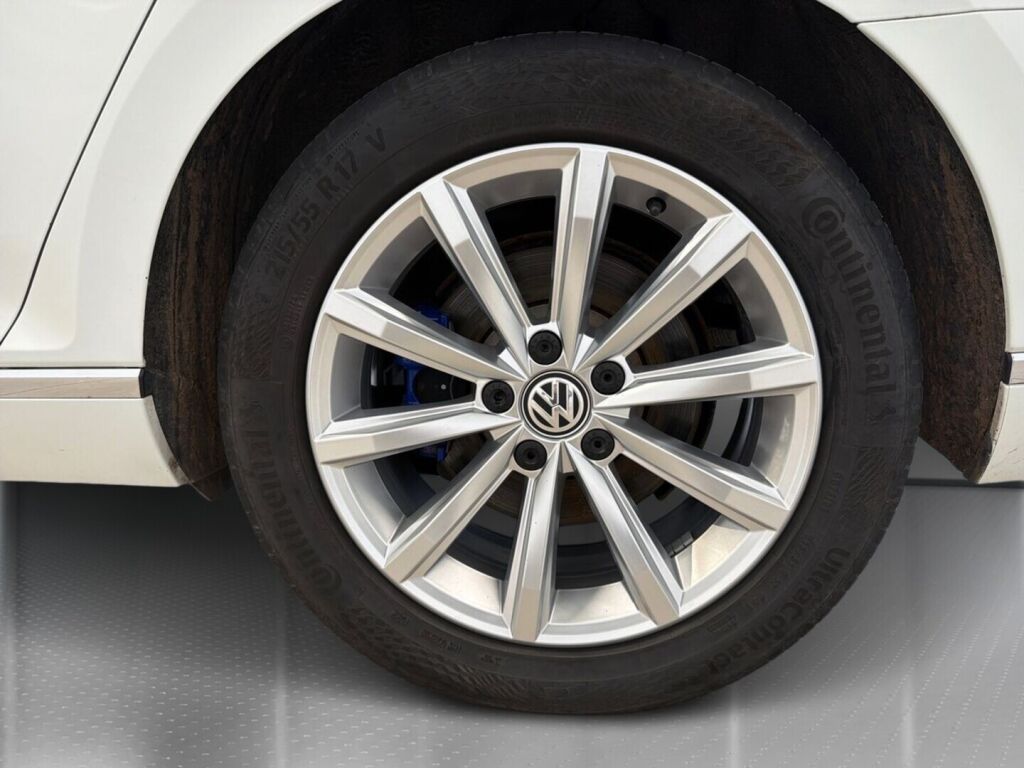 Volkswagen Passat 2020 Valkoinen