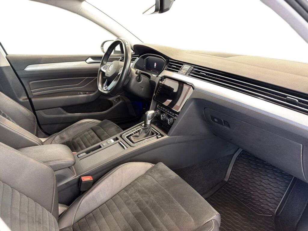Volkswagen Passat 2020 Valkoinen