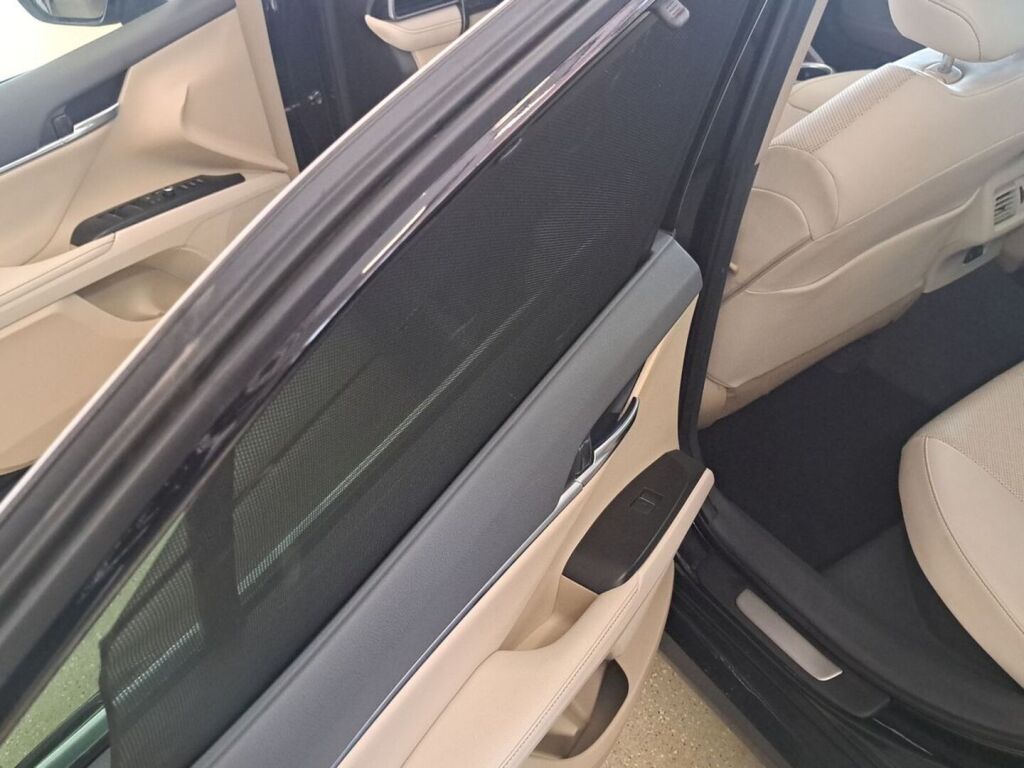 Toyota Camry 2022 Musta