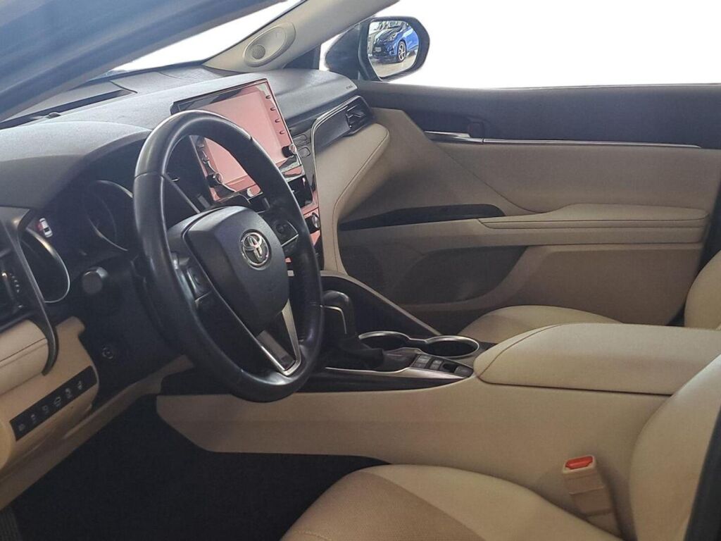 Toyota Camry 2022 Musta