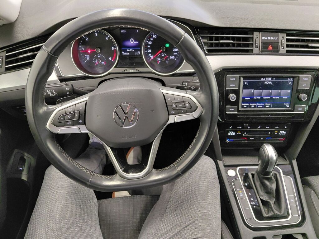 Volkswagen Passat 2022 Harmaa