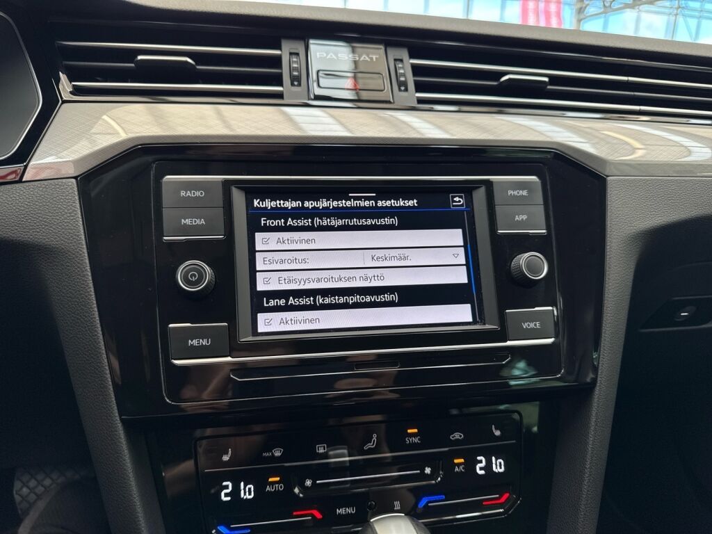 Volkswagen Passat 2022 Harmaa