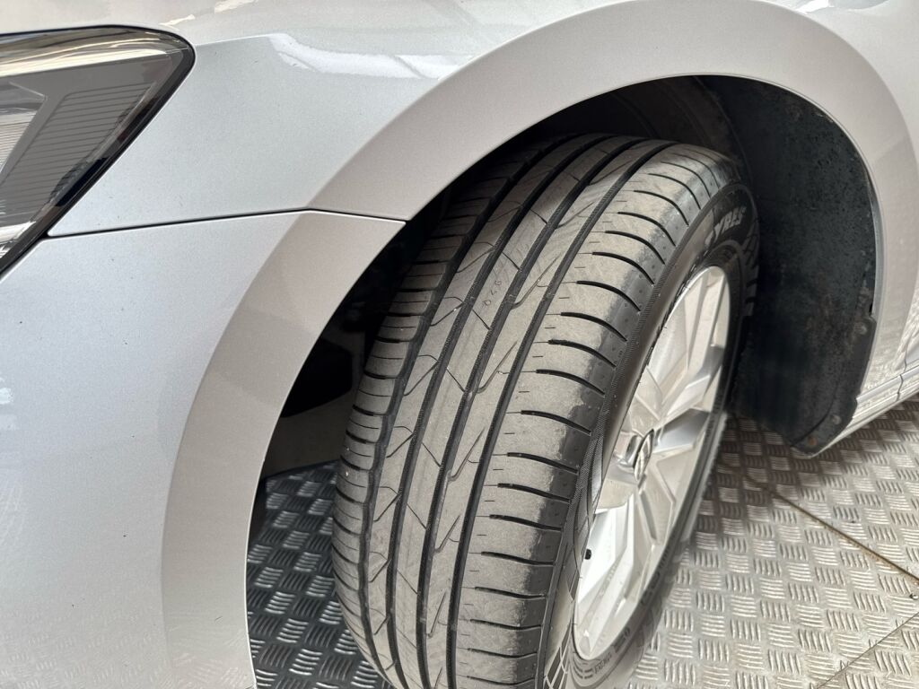 Volkswagen Passat 2022 Harmaa