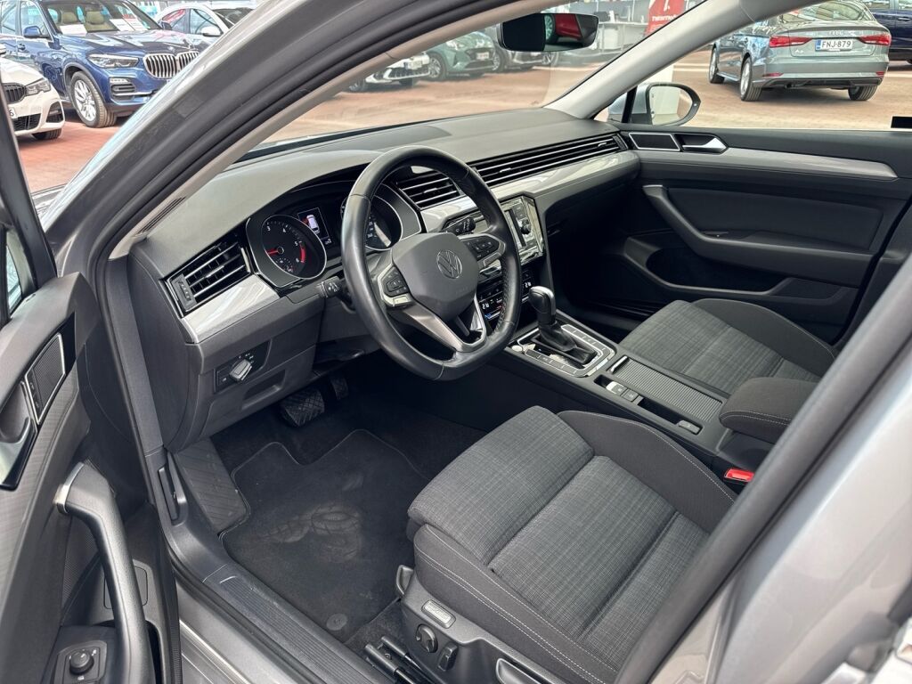 Volkswagen Passat 2022 Harmaa