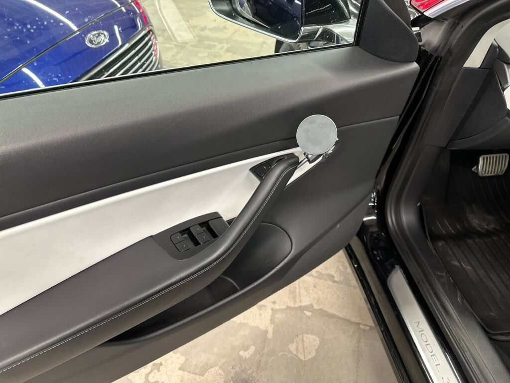 Tesla Model 3 2020 Musta