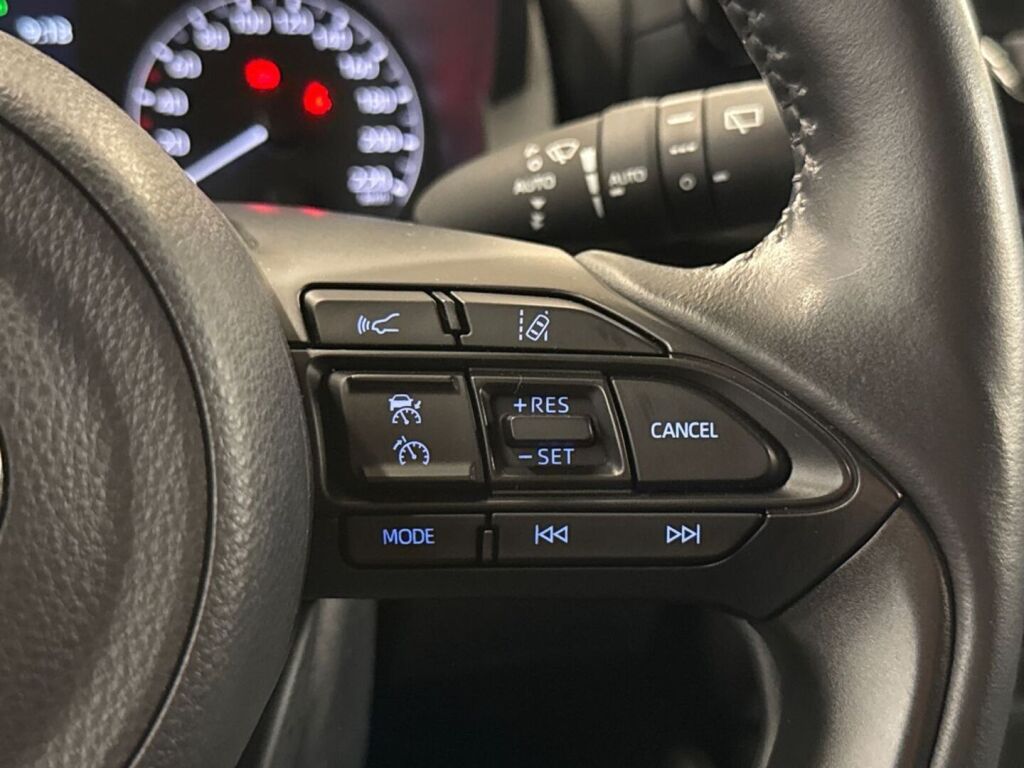 Toyota Yaris 2023 Valkoinen
