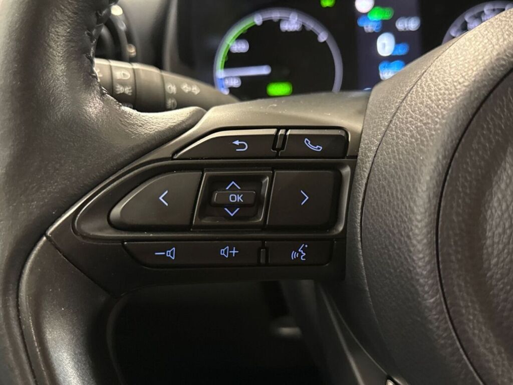 Toyota Yaris 2023 Valkoinen