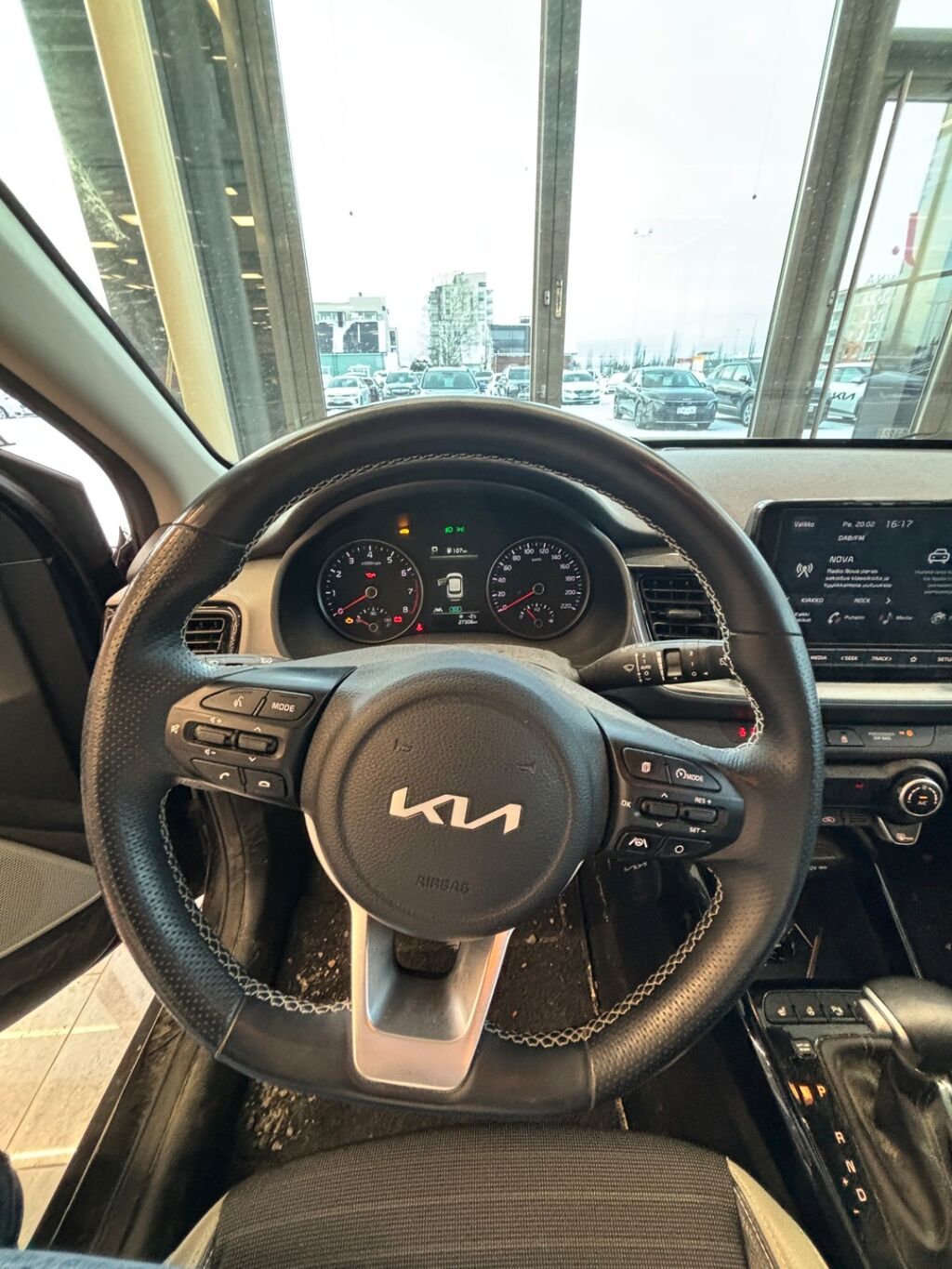 Kia Stonic 2024 Musta