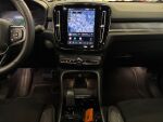 Volvo XC40 2023 Musta
