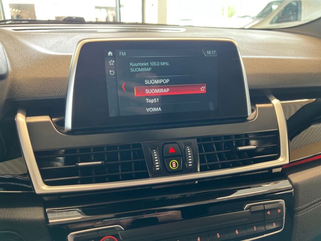BMW 218 2023 Musta