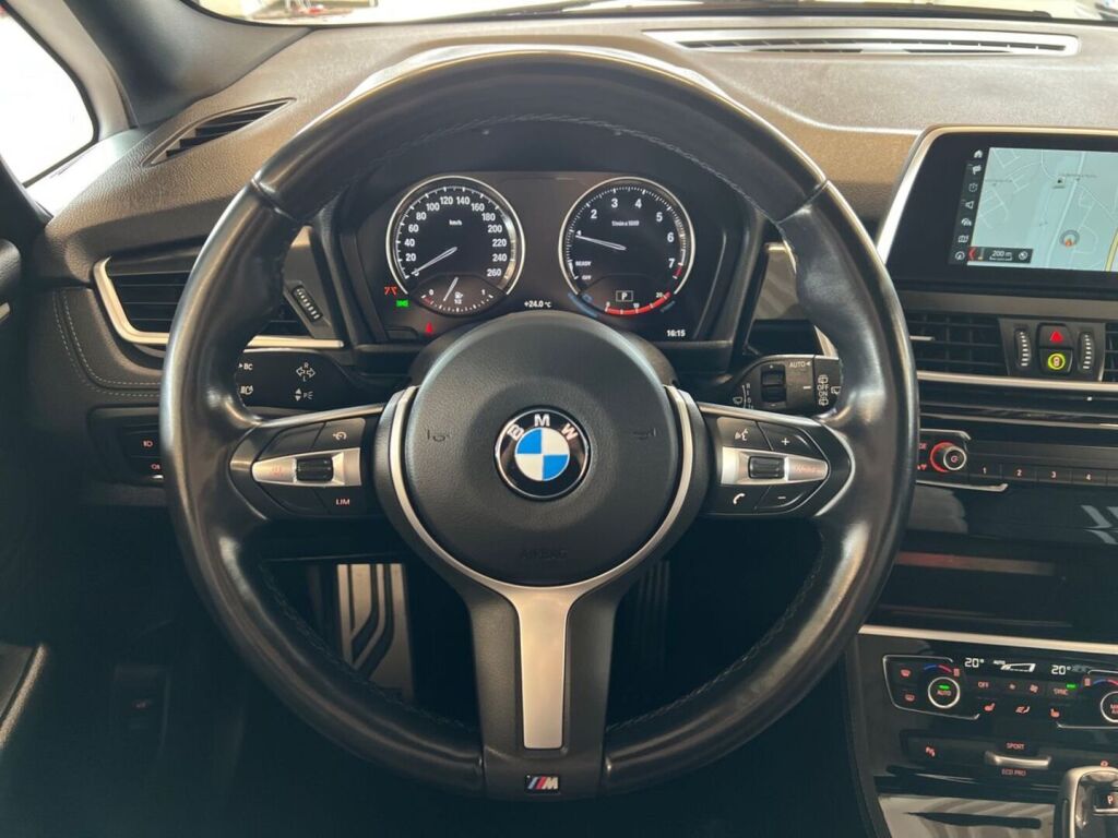 BMW 218 2023 Musta