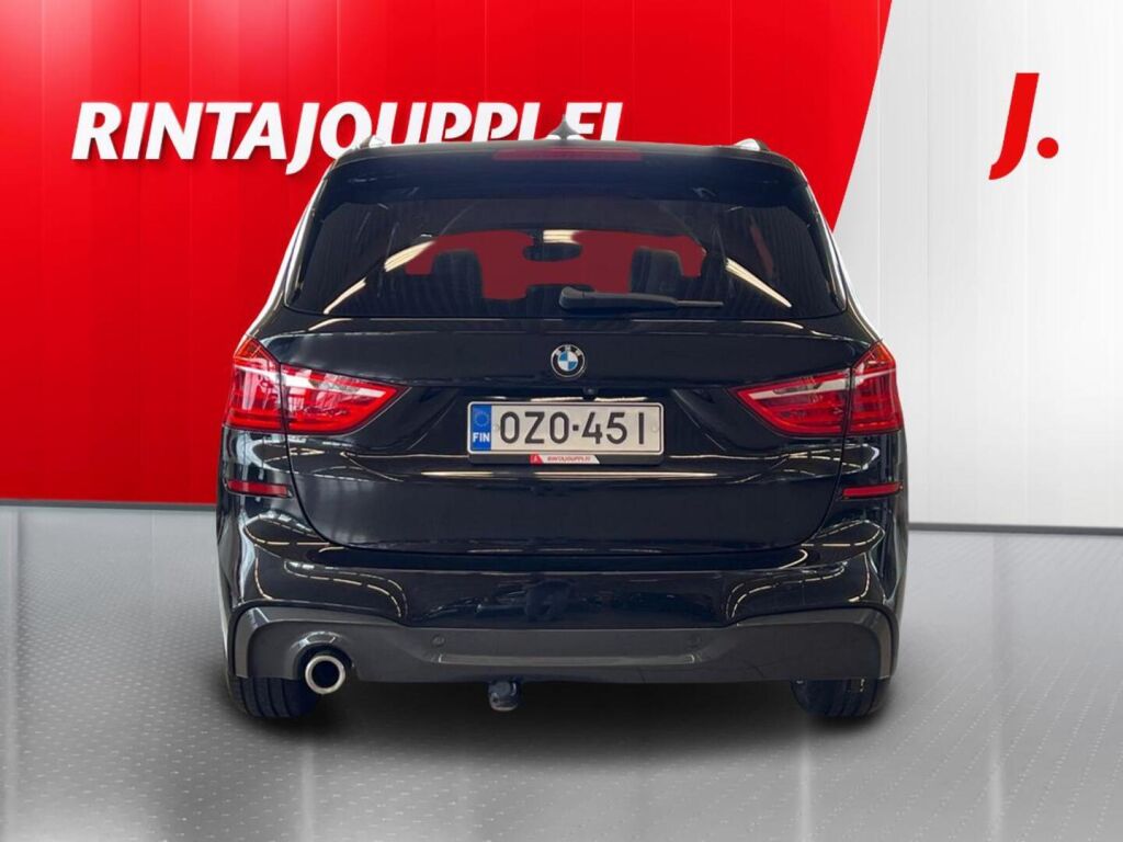 BMW 218 2023 Musta