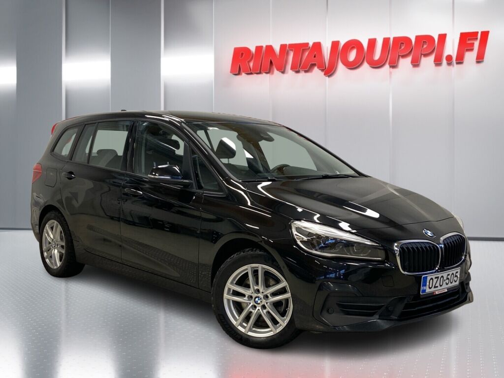 BMW 218 2023 Musta