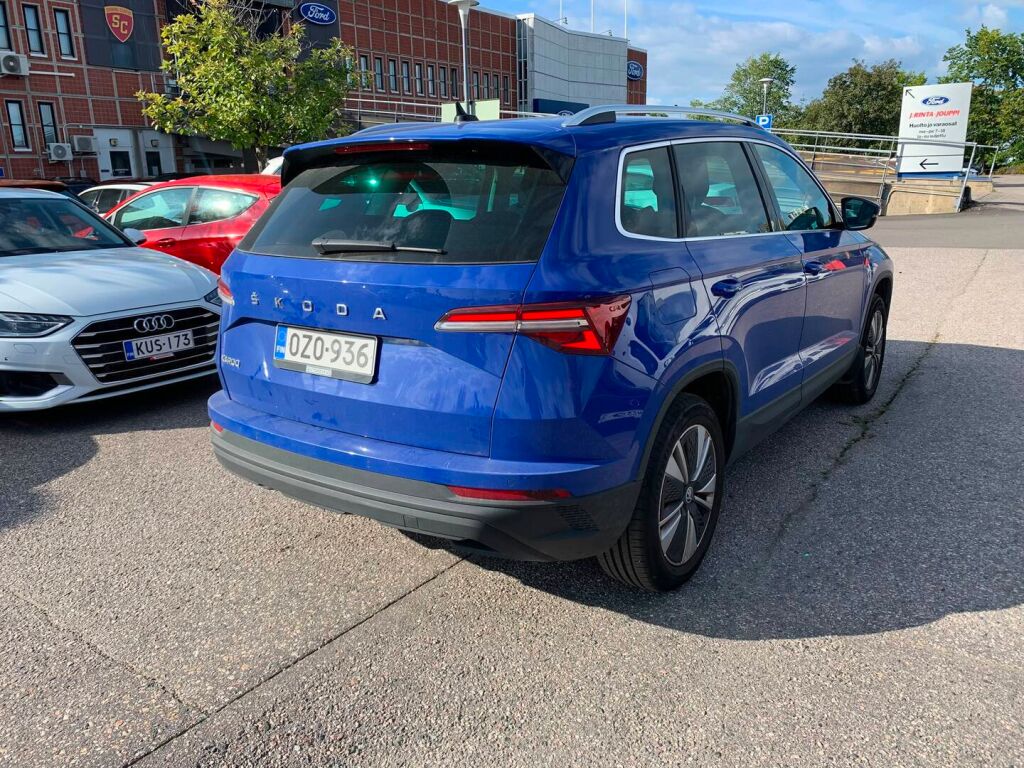 Skoda Karoq 2023 Sininen