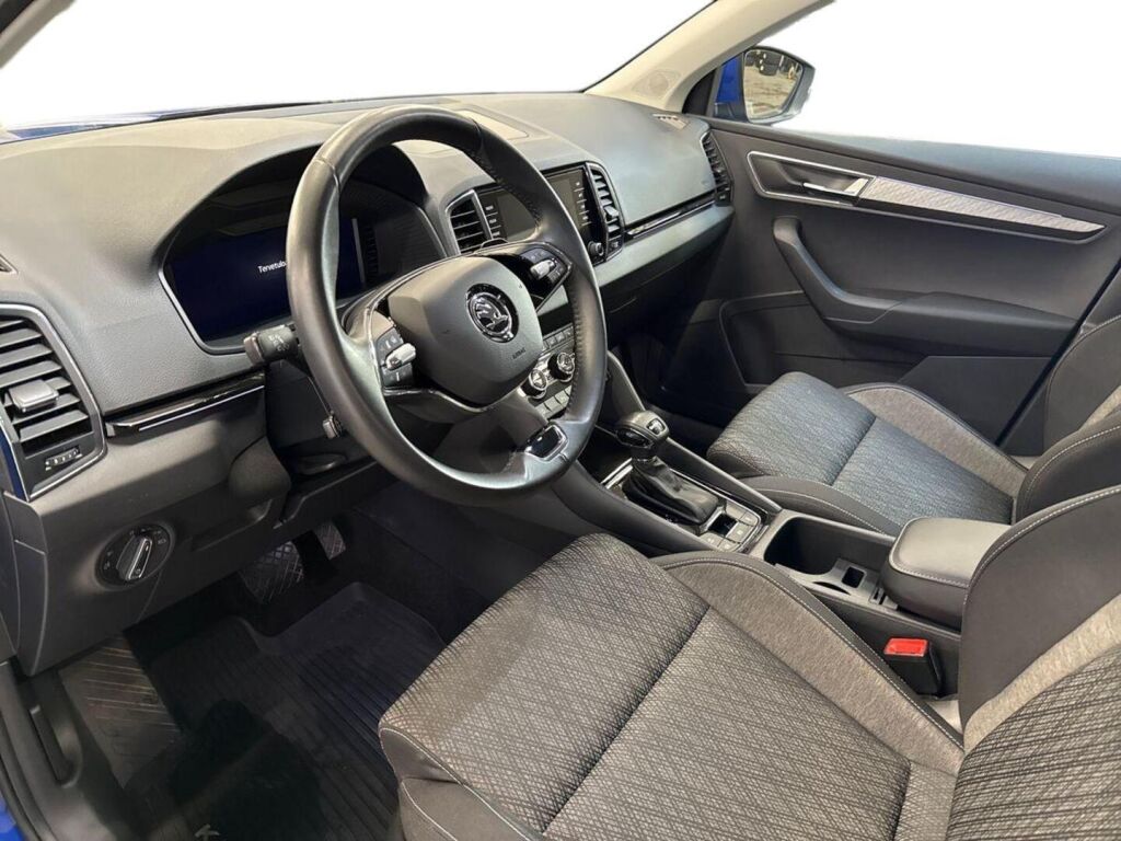 Skoda Karoq 2023 Sininen