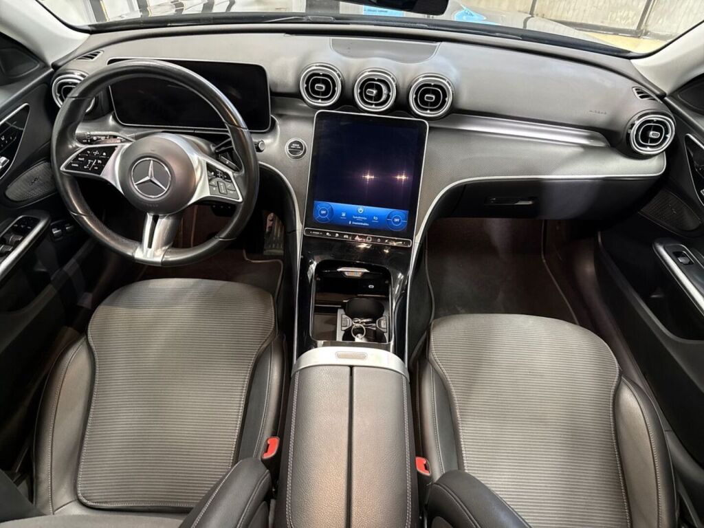 Mercedes-Benz C 2023 Musta