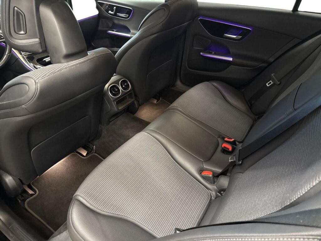 Mercedes-Benz C 2023 Musta