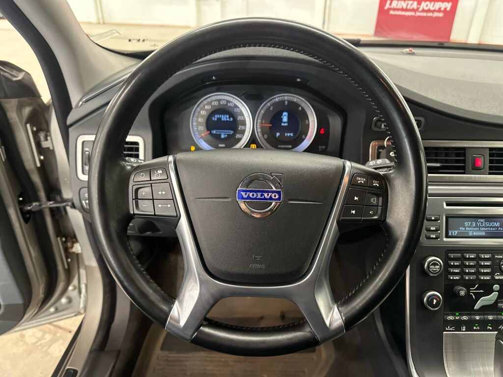 Volvo XC70 2010 Ruskea (beige)