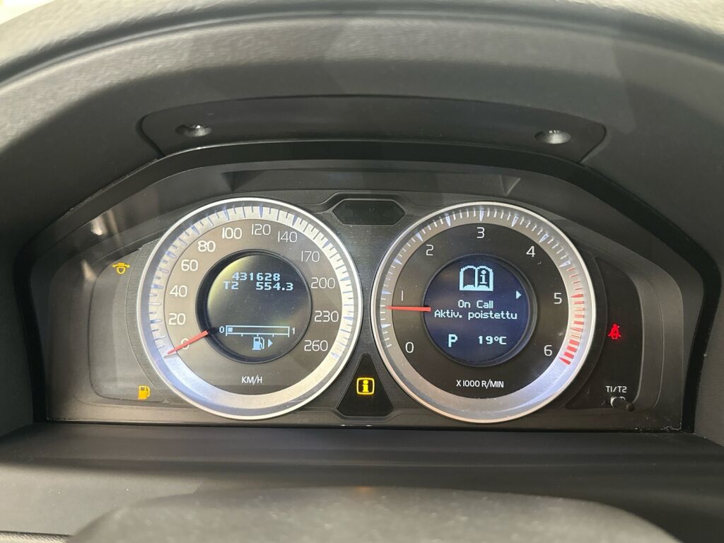 Volvo XC70 2010 Ruskea (beige)