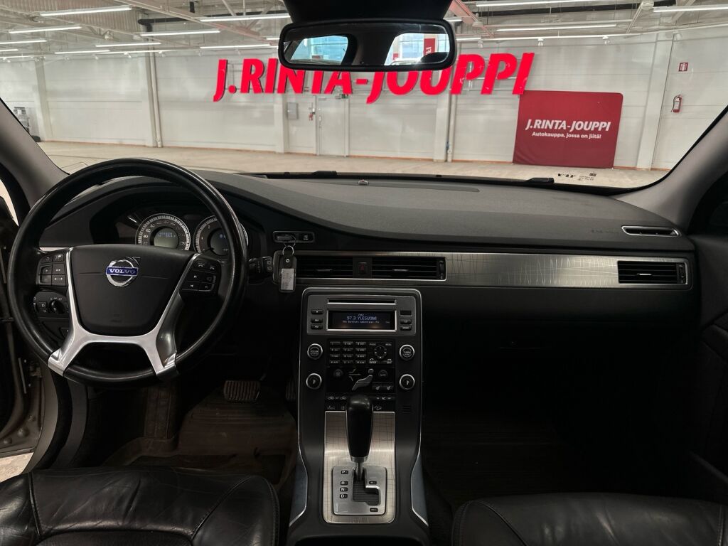 Volvo XC70 2010 Ruskea (beige)