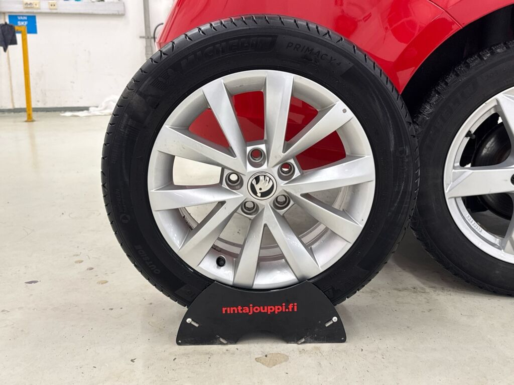 Skoda Octavia 2020 Punainen