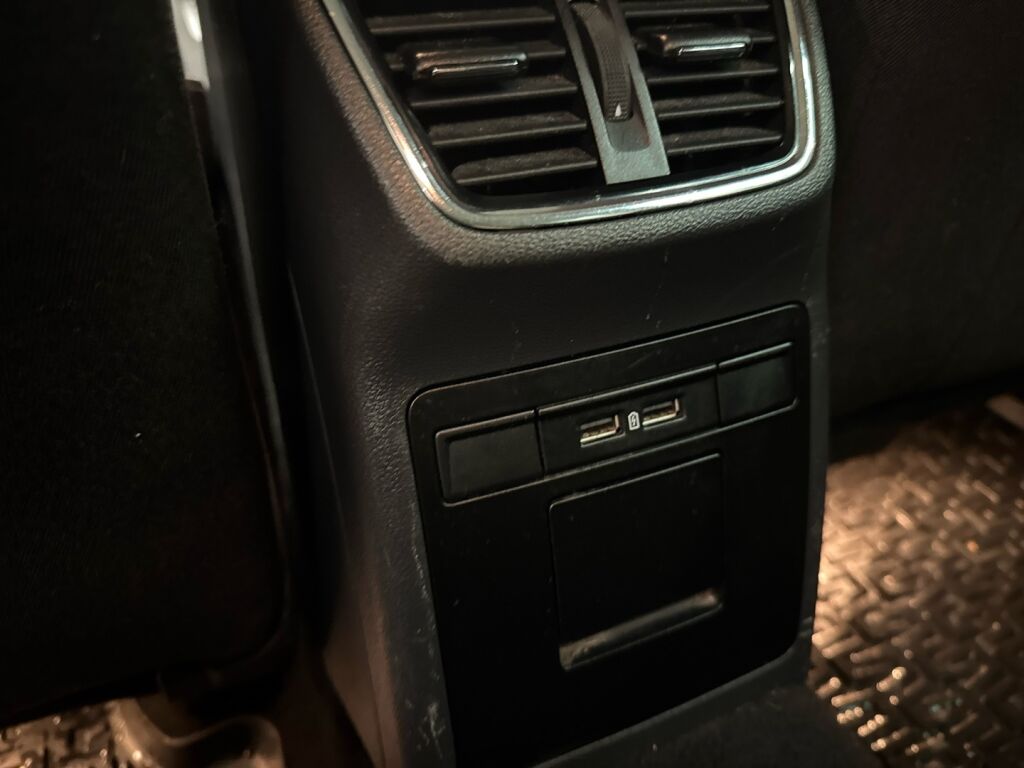 Skoda Octavia 2020 Punainen