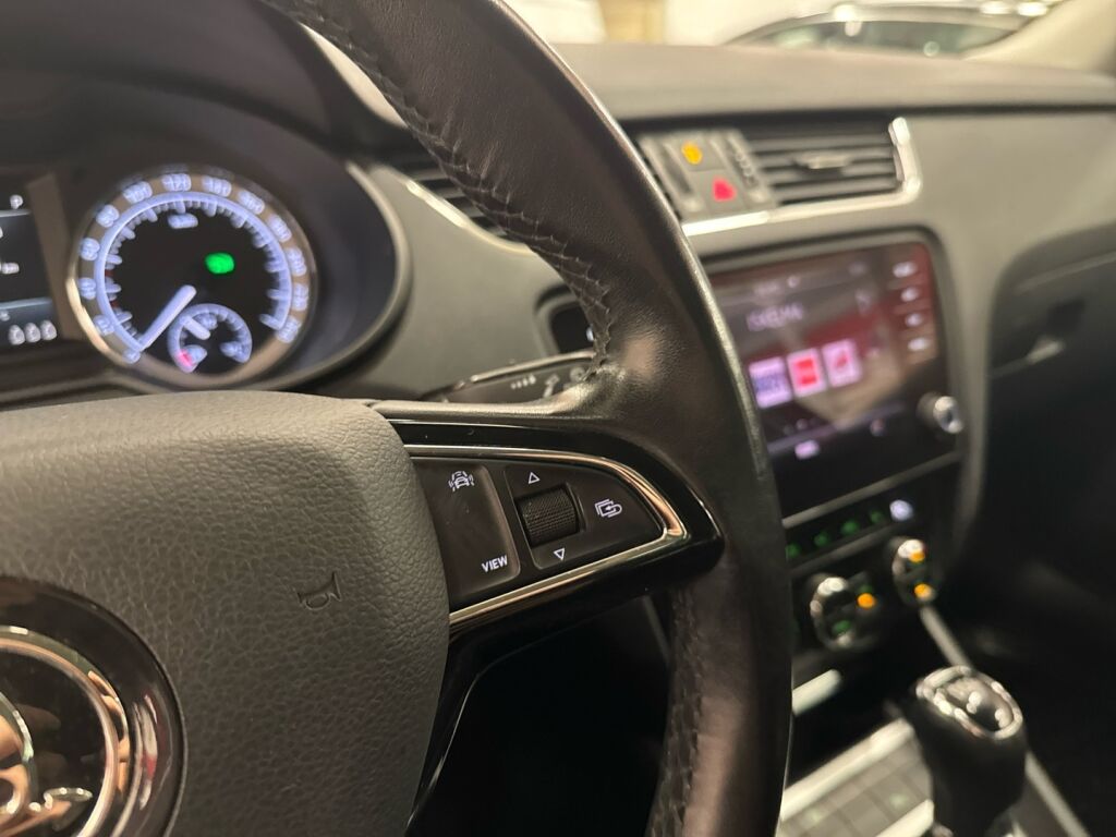 Skoda Octavia 2020 Punainen