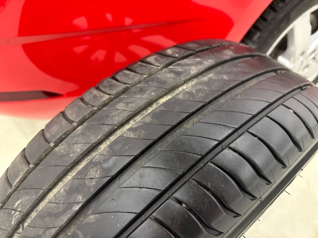 Skoda Octavia 2020 Punainen