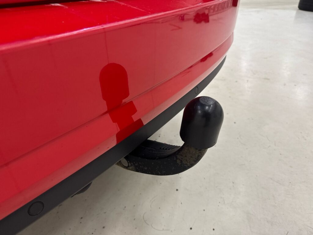 Skoda Octavia 2020 Punainen