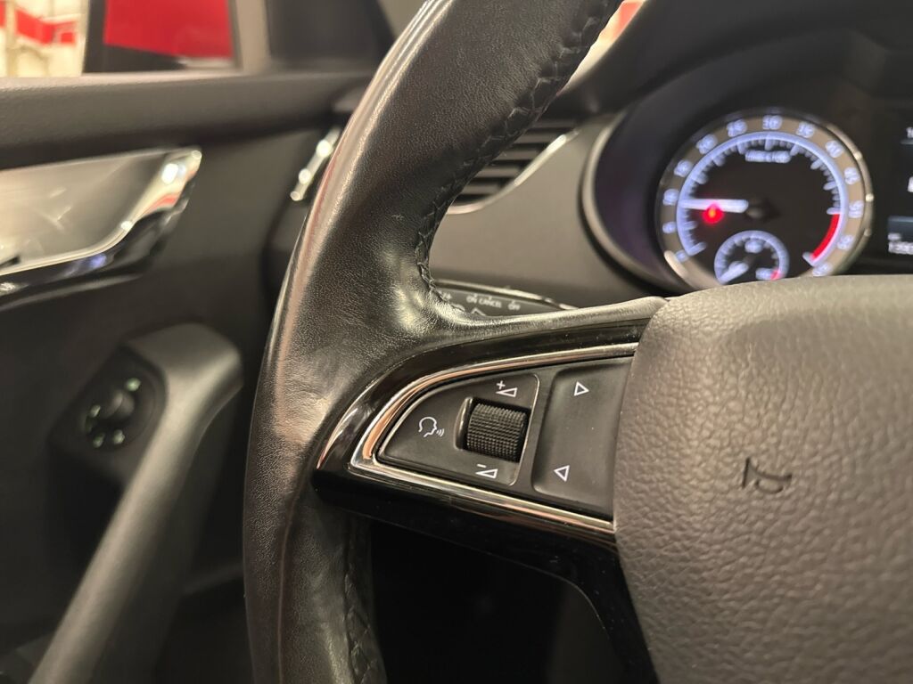 Skoda Octavia 2020 Punainen