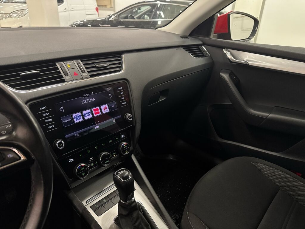 Skoda Octavia 2020 Punainen