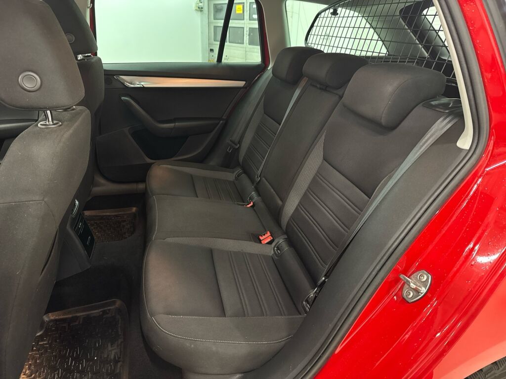 Skoda Octavia 2020 Punainen