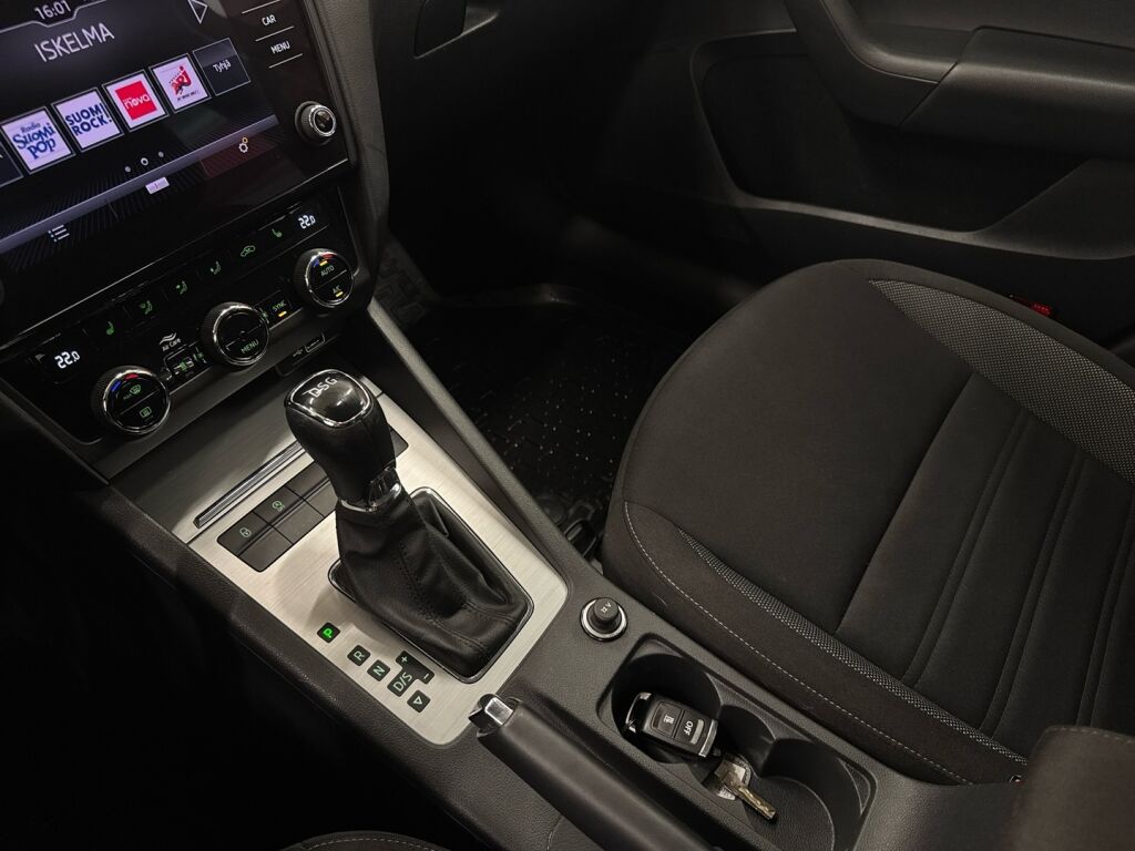 Skoda Octavia 2020 Punainen