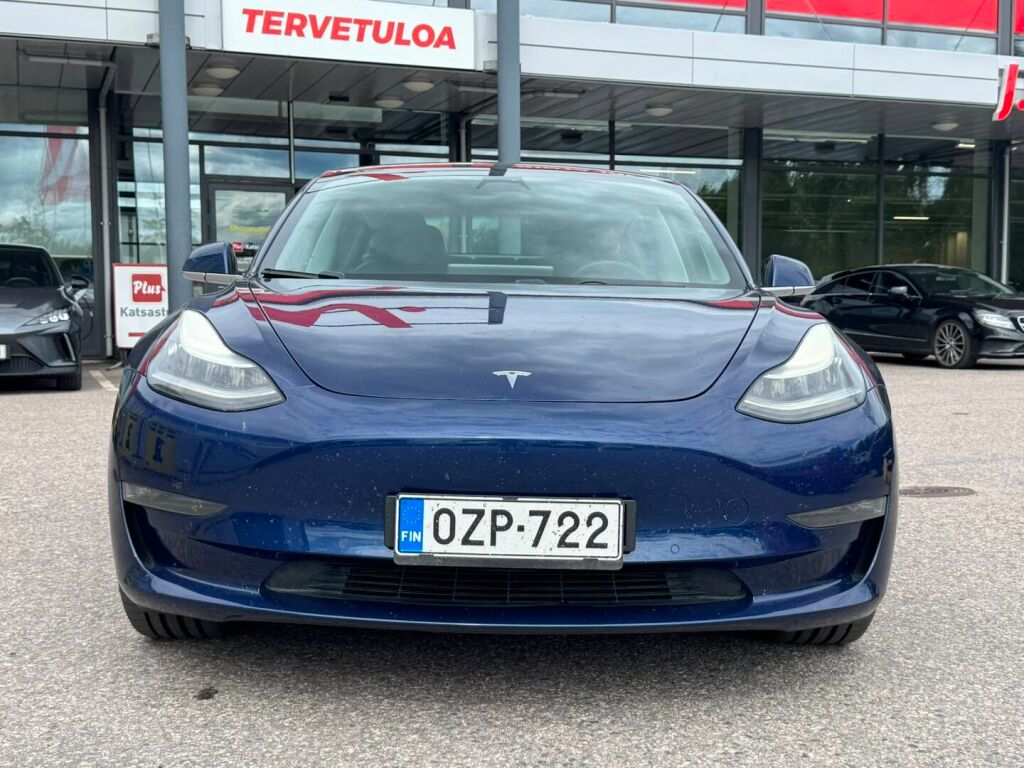 Tesla Model 3 2019 Sininen