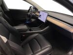 Tesla Model 3 2019 Sininen