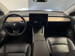 Tesla Model 3 2019 Sininen